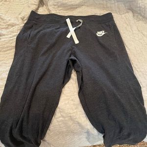 Nike Cropped Gray Sweatpants Size Large